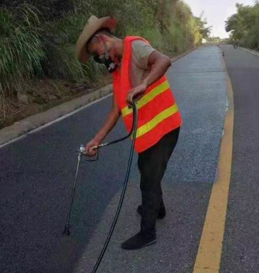 张家界路面喷涂翻新彩色步道施工方案